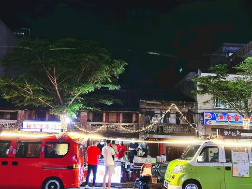滨河南夜市