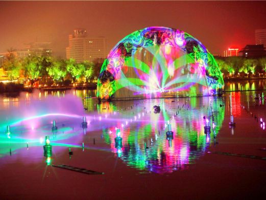 泉城夜宴明湖秀