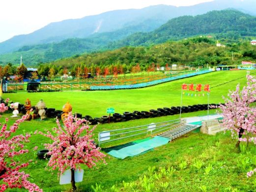 四川绵竹九龙滑草场
